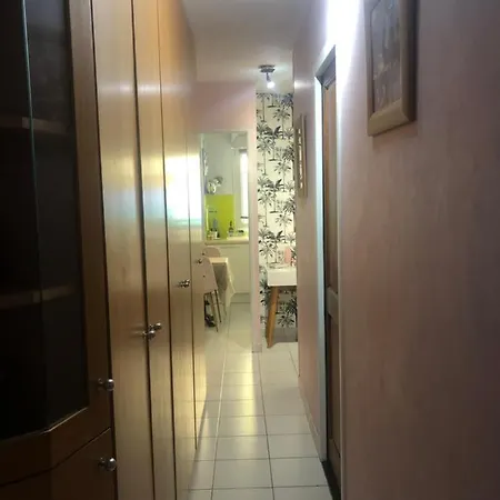 Mon Avec Terrasse Et Piscine Apartmán *